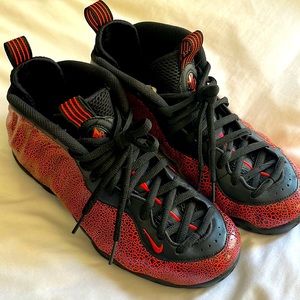 Nike Air Foamposite One Cracked Lava size 9 men’s. Like new.
